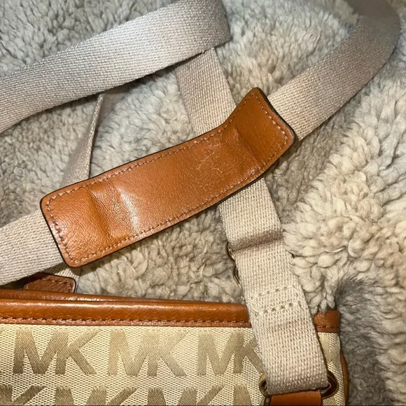 Michael Kors Crossbag - Picture 3 of 6